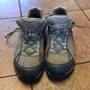 Women’s Oboz size 8 Sapphire hiking shoe low cut